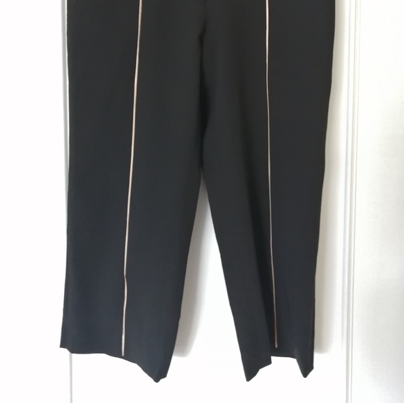 A/X Armani Exchange Capri Pants - Picture 3 of 8